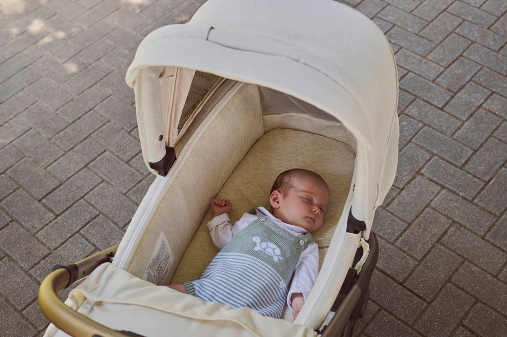 Chicco Bellagio kerra með vagnstykki Carmel 0-22kg -First Recline bílstóll og 360 isofix base