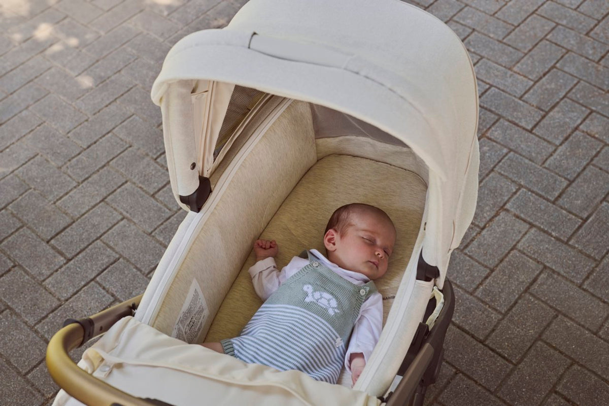 Chicco Bellagio kerra með vagnstykki Carmel 0-22kg -First Recline bílstóll og 360 isofix base